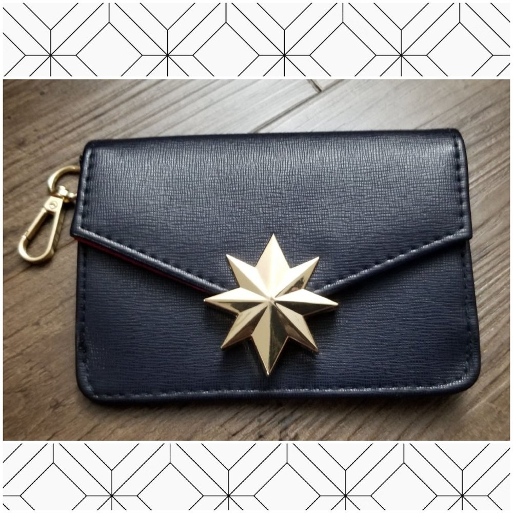 Captain Marvel Navy Wallet with Gold Star Clasp - Picture 5 of 9